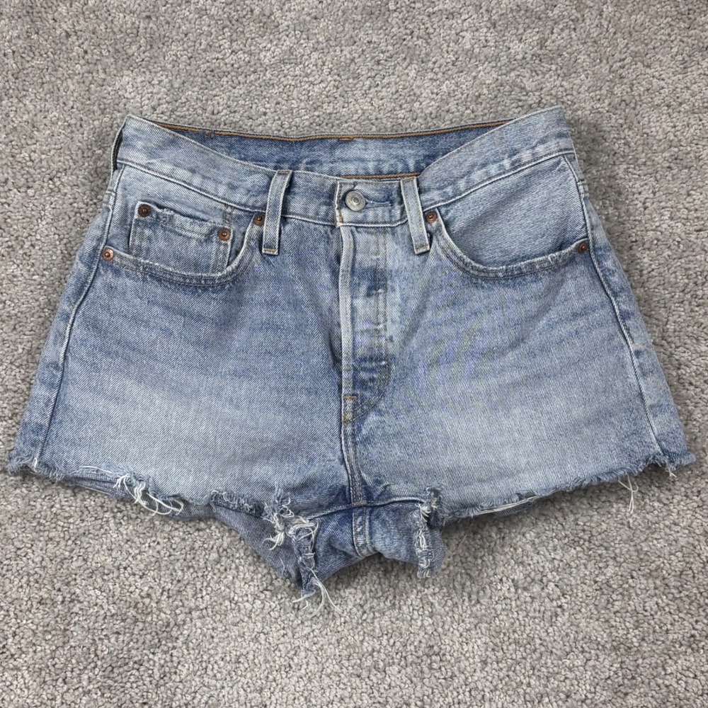 Levis 501 Original High Rise Light Wash Denim Cutoff Shorts 56327-0407 Womens 27